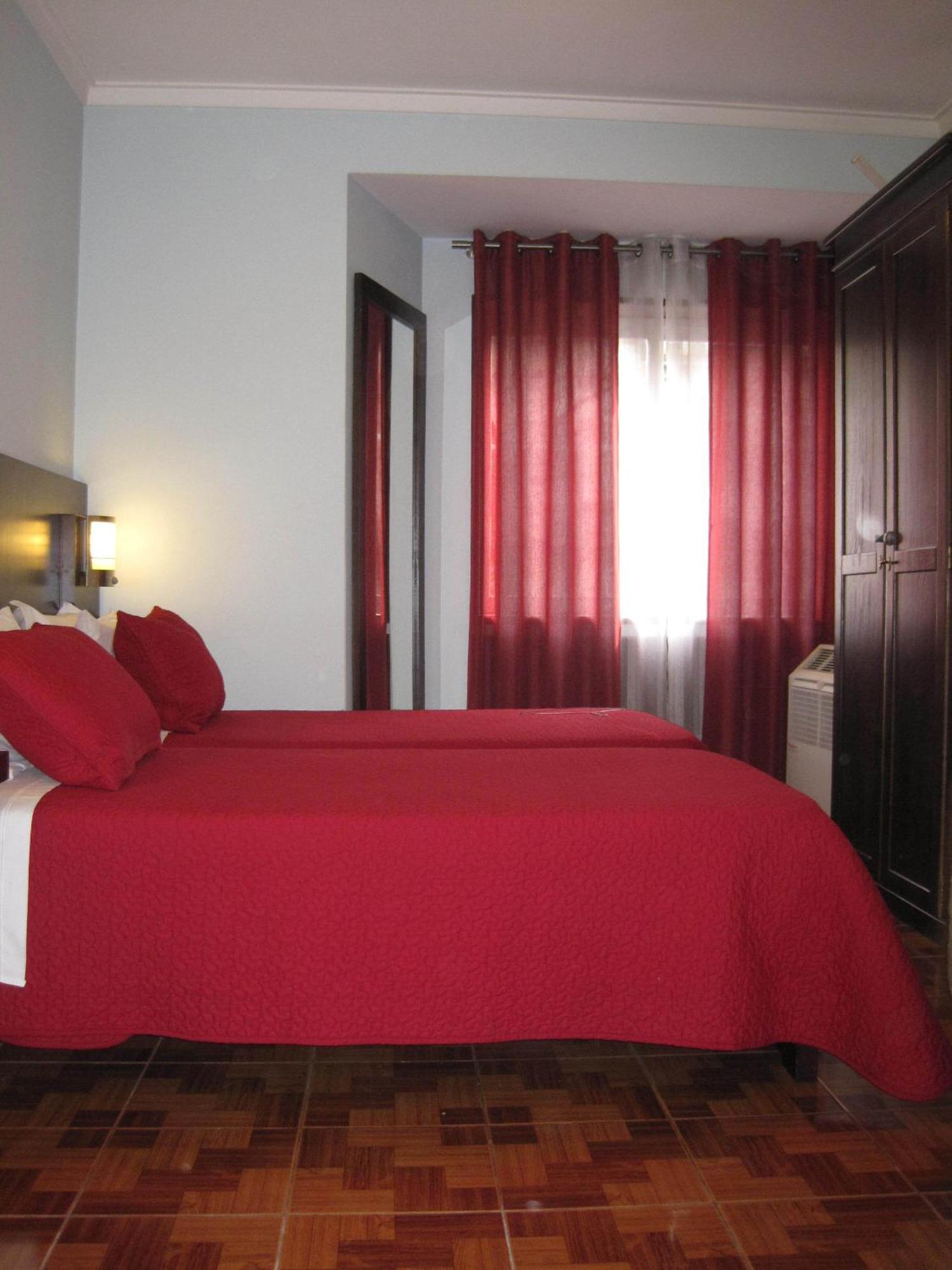 Pensjonat Faria Guimares Centro 3*